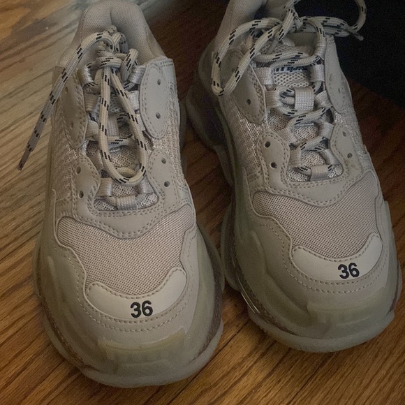 BALENCIAGA
Beige Triple S Sneakers - Picture 5 of 13